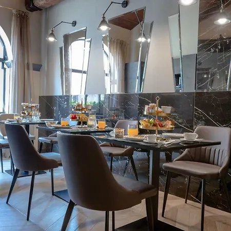 Neman Maison Experience I Pantheon Couette-café 2*